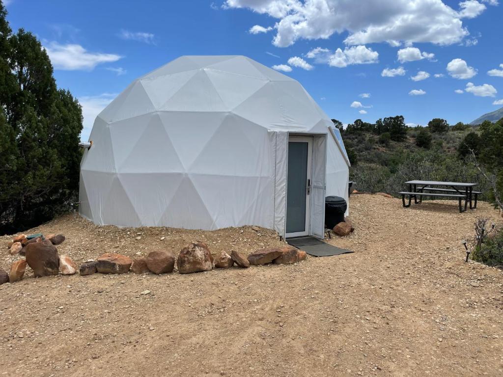 Canyon Rim Domes - A Luxury Glamping Experience!! Monticello Zewnętrze zdjęcie
